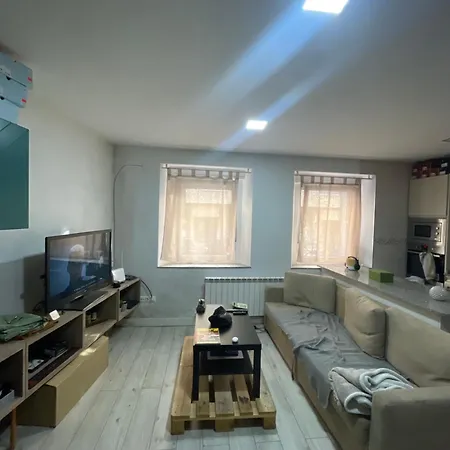 Apartman Danis House *